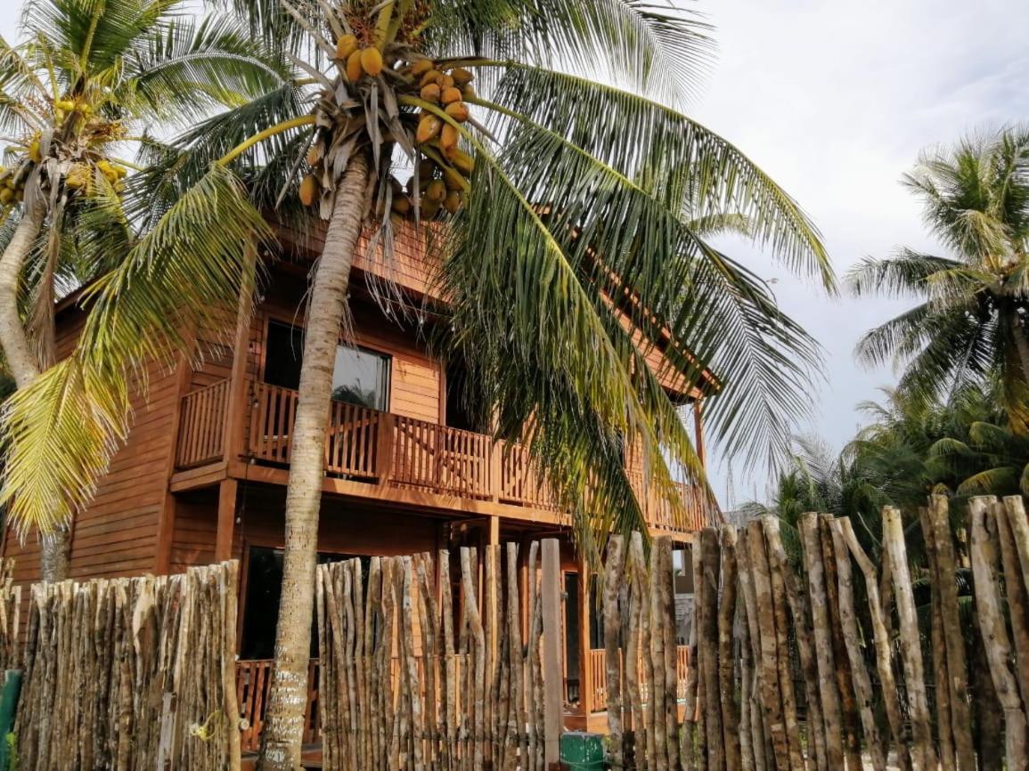El Regalo El Cuyo Hotel Exterior photo