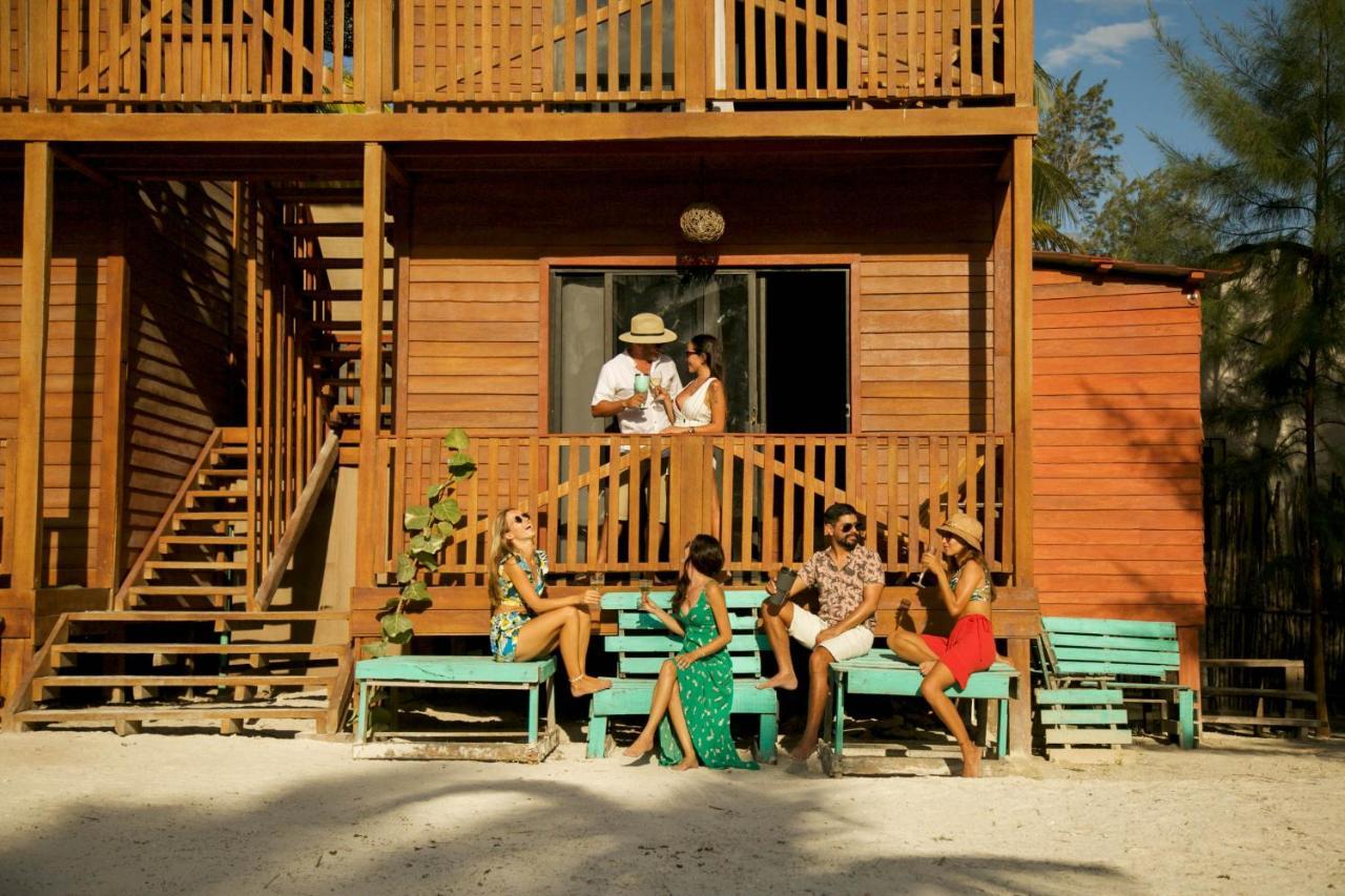El Regalo El Cuyo Hotel Exterior photo