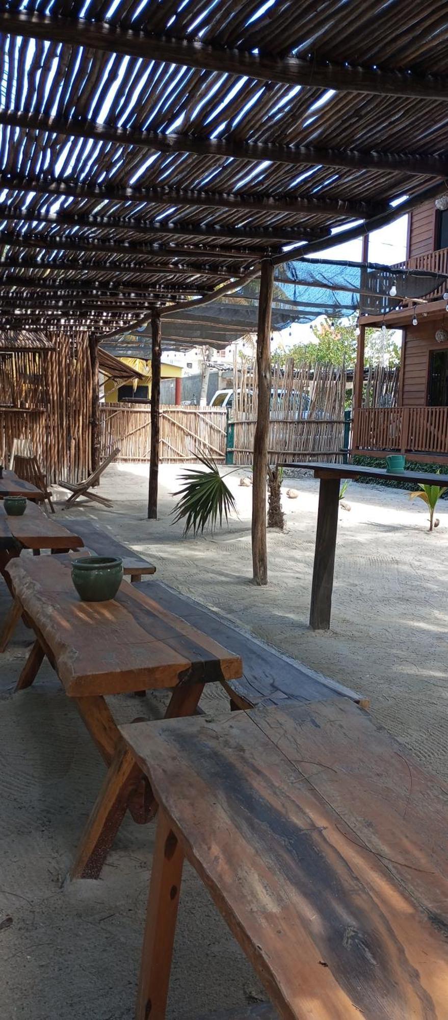 El Regalo El Cuyo Hotel Exterior photo